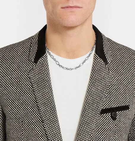 How to wear man chains with a suit?